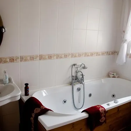 Bed & Breakfast Lettermore Country
